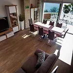 Panorama Apartment *
