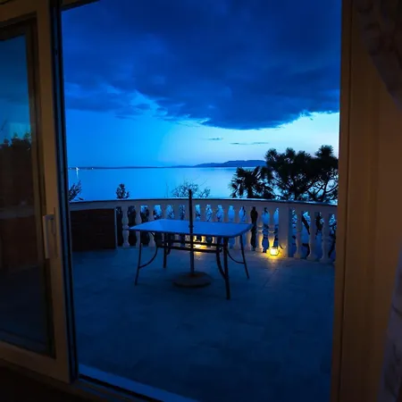 Panorama Apartment *